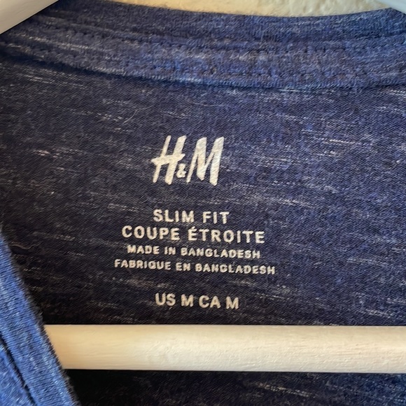 H&M Slim Fit T-Shirt Navy Blue with Light White Streaks - Picture 2 of 3